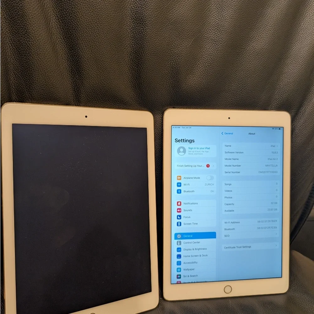 Apple iPad Full-Size Tablets Black and White